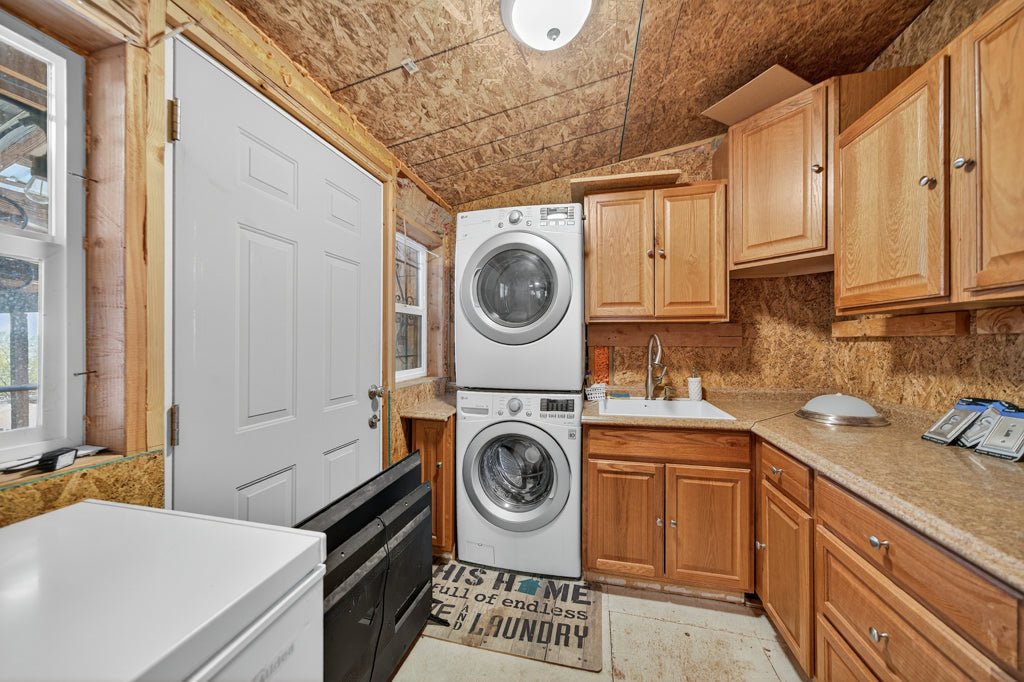 ⭐ EXCLUSIVE 80-Acre Solar Estate - Rare Off-Grid Luxury with Private Well & Mountain Views